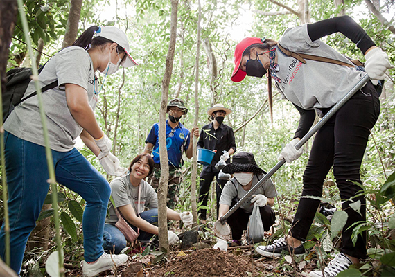 CMT held Canon Volunteer #30 activity- Go for Green  at Khun Dan Prakarn Chon Dam, Nakhon Nayok province