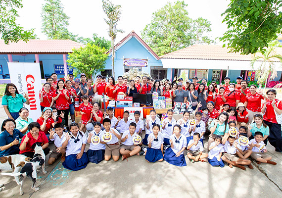 CMT organized the 38th Canon Volunteer activity  To improve the learning environment at Ban Laem Thong School in rural  Kanchanaburi